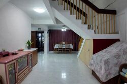 Blk 556 Jurong West Street 42 (Jurong West), HDB Executive #537019831
